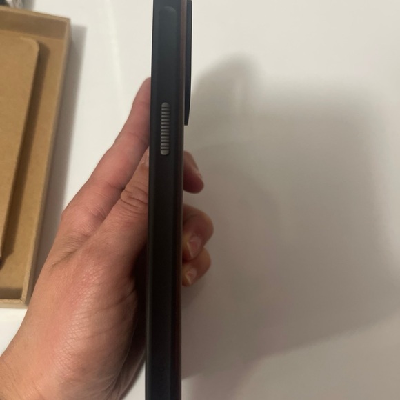 Nomad Modern Leather Case for iPhone 6.7” Pro 2023 - Picture 5 of 9